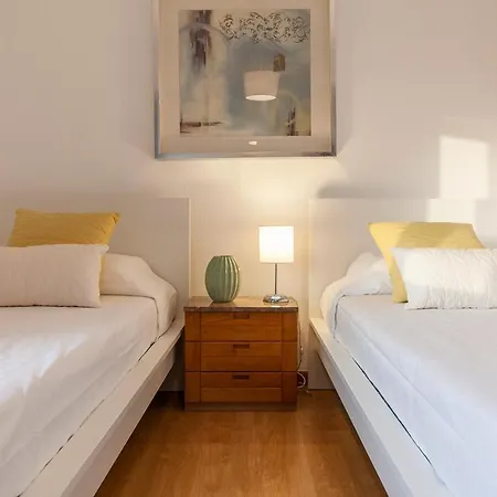 B57 - Marachique 2 Bed Flat شقة *