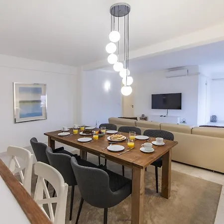 B57 - Marachique 2 Bed Flat אלבור