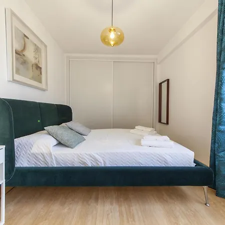 Apartament B57 - Marachique 2 Bed Flat *