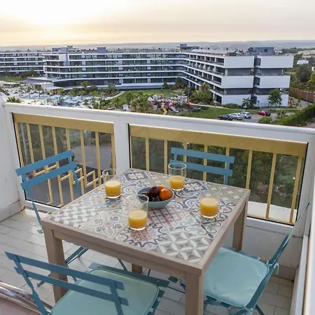 B57 - Marachique 2 Bed Flat *