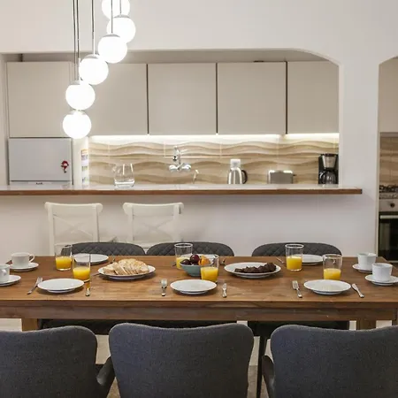 B57 - Marachique 2 Bed Flat *