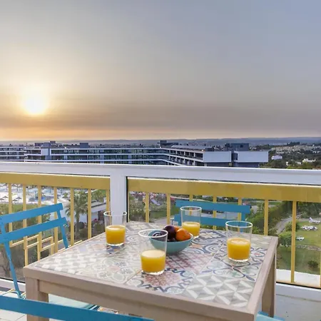 B57 - Marachique 2 Bed Flat شقة ألفور