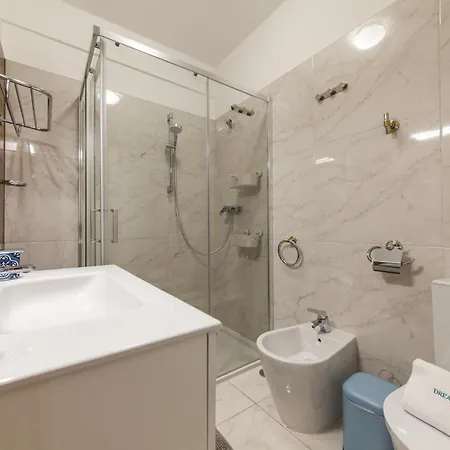 B57 - Marachique 2 Bed Flat شقة