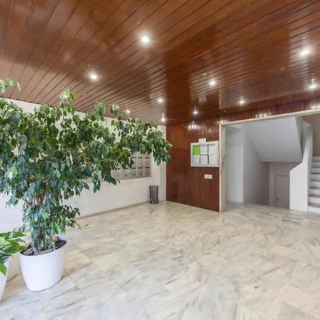 B57 - Marachique 2 Bed Flat شقة ألفور