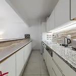 B57 - Marachique 2 Bed Flat * Алвор