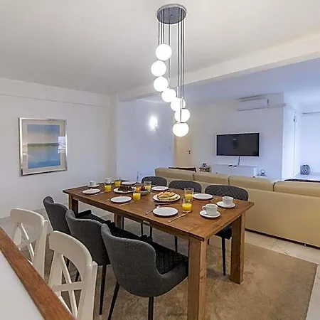 B57 - Marachique 2 Bed Flat Appartement *