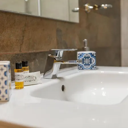 B57 - Marachique 2 Bed Flat *