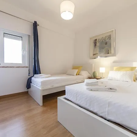 B57 - Marachique 2 Bed Flat *